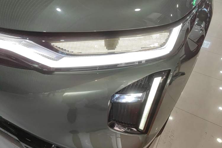 Used GAC Trumpchi Xiangwang S7 2025 180km Ultra All-Wheel Drive LiDAR Edition Left Front Headlight