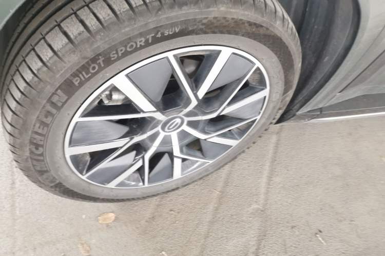 Used GAC Trumpchi Xiangwang S7 2025 180km Ultra All-Wheel Drive LiDAR Edition Left Front Wheel Hub
