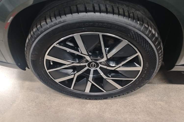 Used GAC Trumpchi Xiangwang S7 2025 180km Ultra All-Wheel Drive LiDAR Edition Left Front Wheel Hub