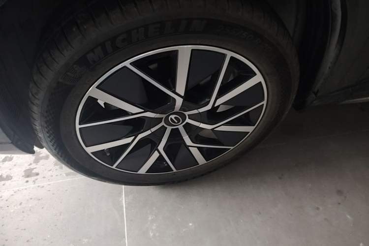Used GAC Trumpchi Xiangwang S7 2025 180km Ultra All-Wheel Drive LiDAR Edition Left Front Wheel Hub