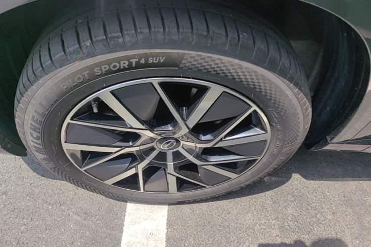 Used GAC Trumpchi Xiangwang S7 2025 180km Ultra All-Wheel Drive LiDAR Edition Left Front Wheel Hub