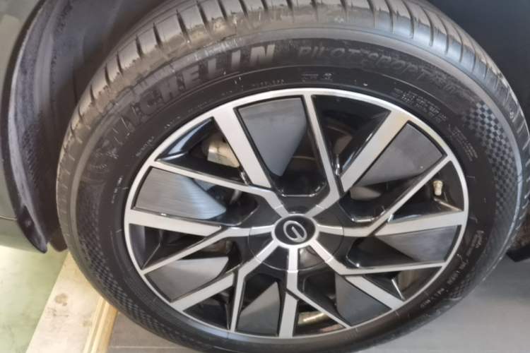 Used GAC Trumpchi Xiangwang S7 2025 180km Ultra All-Wheel Drive LiDAR Edition Left Front Wheel Hub