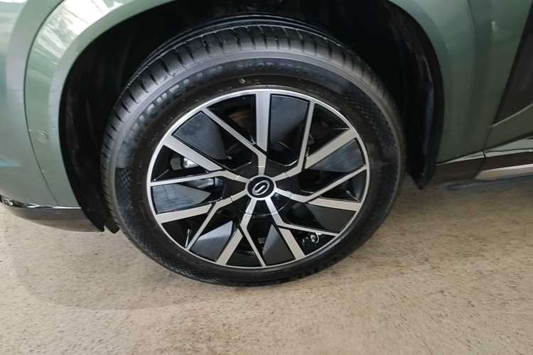 Used GAC Trumpchi Xiangwang S7 2025 180km Ultra All-Wheel Drive LiDAR Edition Left Front Wheel Hub