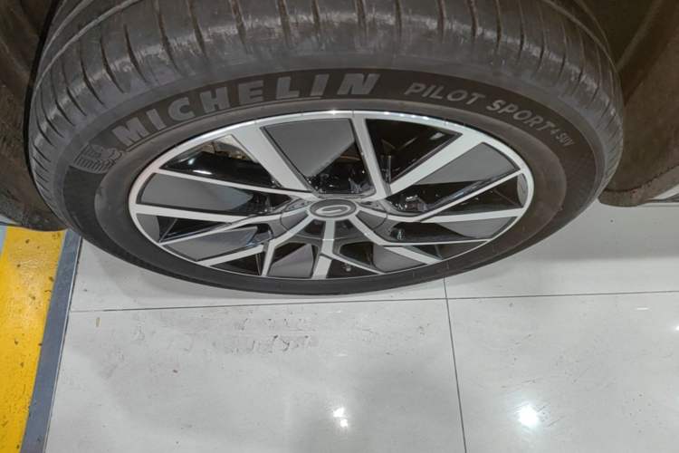 Used GAC Trumpchi Xiangwang S7 2025 180km Ultra All-Wheel Drive LiDAR Edition Left Front Wheel Hub