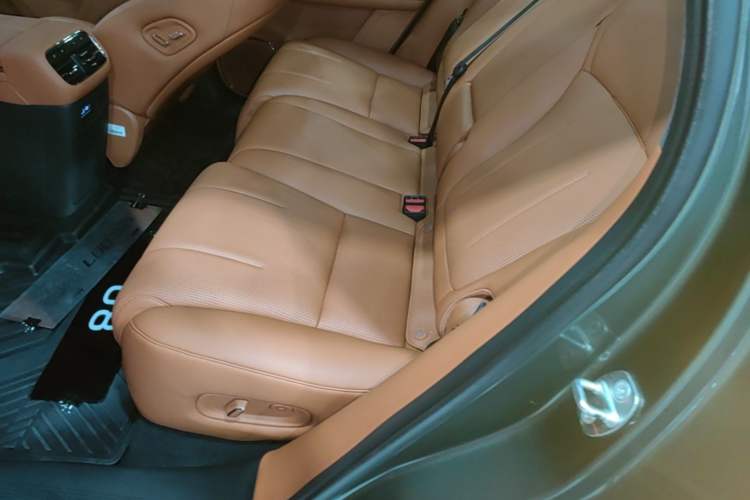 Used GAC Trumpchi Xiangwang S7 2025 180km Ultra All-Wheel Drive LiDAR Edition Left Rear Seat