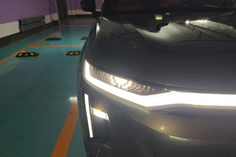 Used GAC Trumpchi Xiangwang S7 2025 180km Ultra All-Wheel Drive LiDAR Edition Right Front Headlight