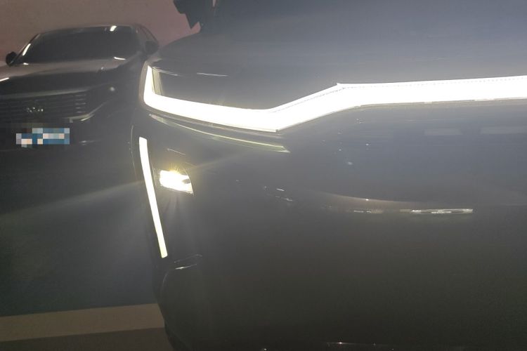 Used GAC Trumpchi Xiangwang S7 2025 180km Ultra All-Wheel Drive LiDAR Edition Right Front Headlight