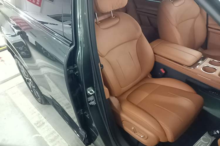 Used GAC Trumpchi Xiangwang S7 2025 205 km Max LiDAR Version Right Front Seat