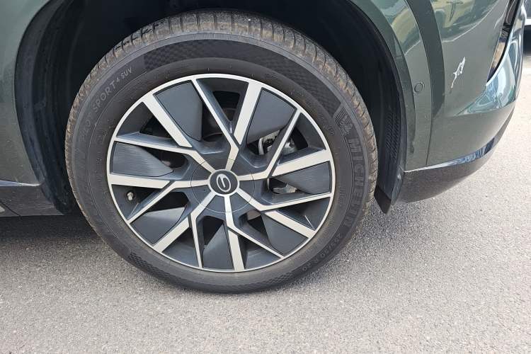 Used GAC Trumpchi Xiangwang S7 2025 180km Ultra All-Wheel Drive LiDAR Edition Right Front Wheel Hub