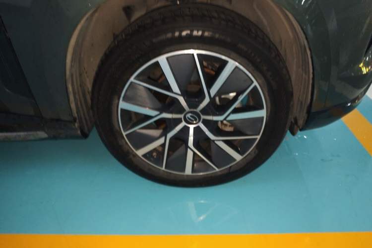 Used GAC Trumpchi Xiangwang S7 2025 180km Ultra All-Wheel Drive LiDAR Edition Right Front Wheel Hub