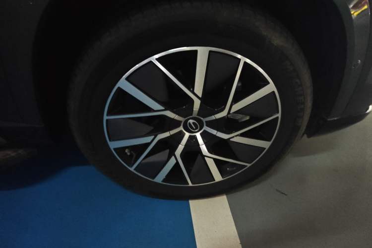Used GAC Trumpchi Xiangwang S7 2025 180km Ultra All-Wheel Drive LiDAR Edition Right Front Wheel Hub