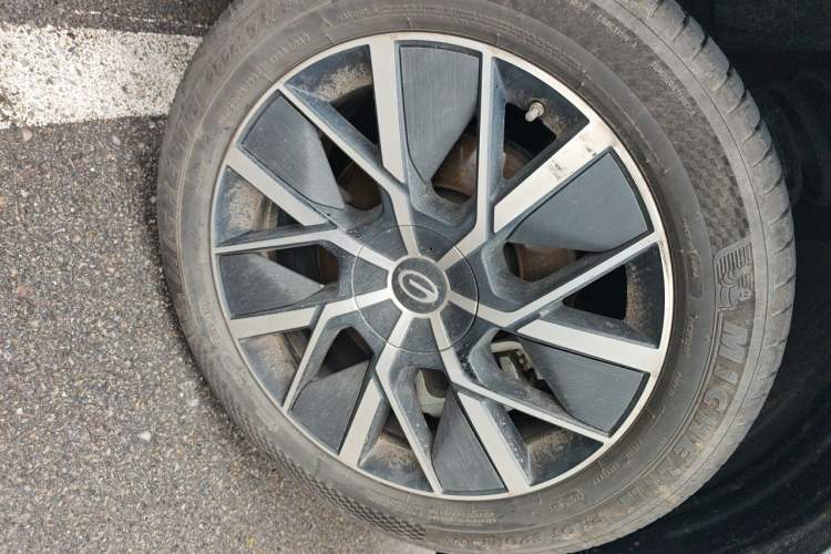 Used GAC Trumpchi Xiangwang S7 2025 180km Ultra All-Wheel Drive LiDAR Edition Right Front Wheel Hub
