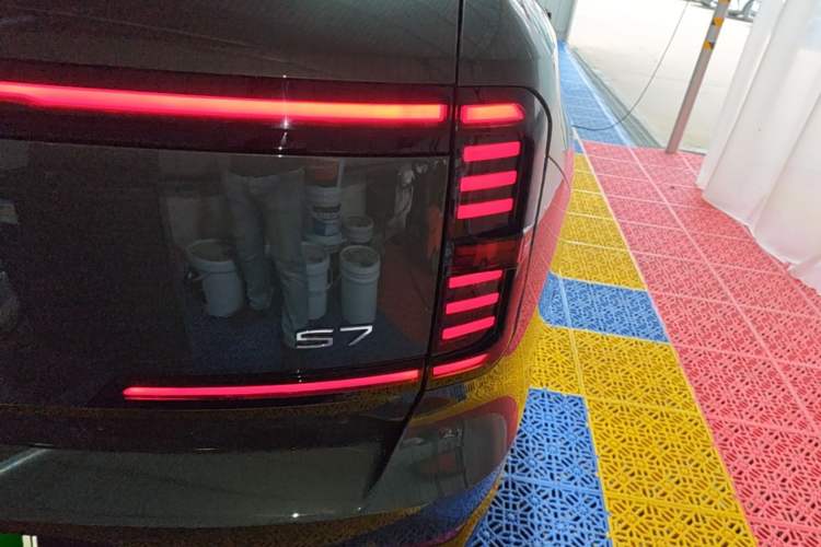 Used GAC Trumpchi Xiangwang S7 2025 180km Ultra All-Wheel Drive LiDAR Edition Right Rear Taillight