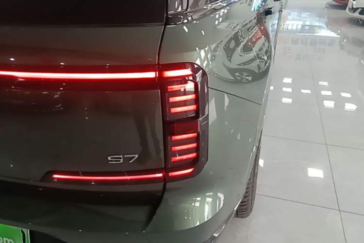 Used GAC Trumpchi Xiangwang S7 2025 180km Ultra All-Wheel Drive LiDAR Edition Right Rear Taillight
