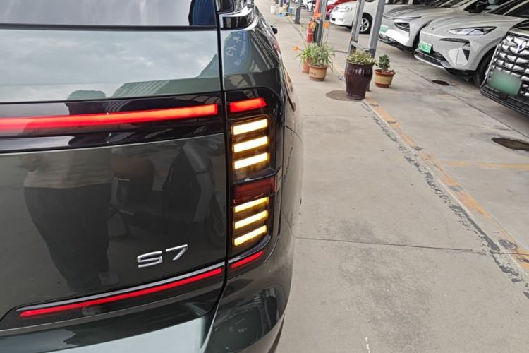 Used GAC Trumpchi Xiangwang S7 2025 180km Ultra All-Wheel Drive LiDAR Edition Right Rear Taillight
