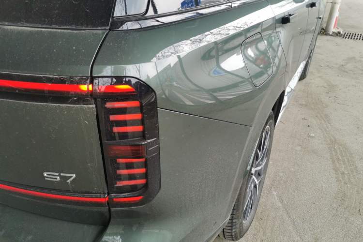 Used GAC Trumpchi Xiangwang S7 2025 180km Ultra All-Wheel Drive LiDAR Edition Right Rear Taillight