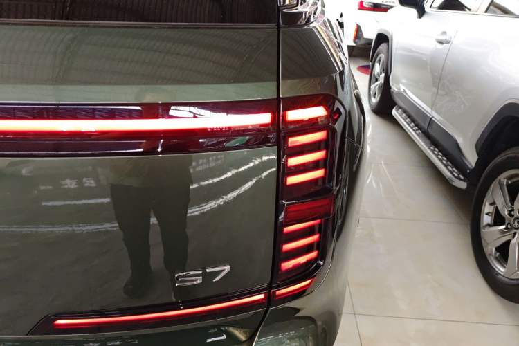 Used GAC Trumpchi Xiangwang S7 2025 180km Ultra All-Wheel Drive LiDAR Edition Right Rear Taillight