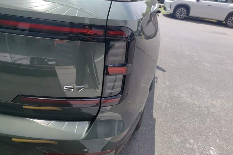 Used GAC Trumpchi Xiangwang S7 2025 180km Ultra All-Wheel Drive LiDAR Edition Right Rear Taillight