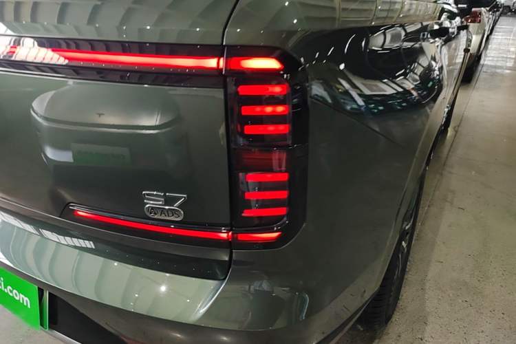 Used GAC Trumpchi Xiangwang S7 2025 180km Ultra All-Wheel Drive LiDAR Edition Right Rear Taillight
