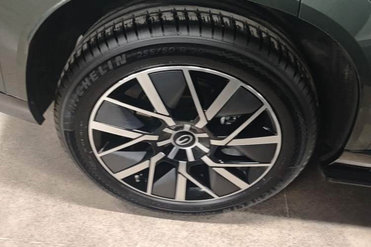 Used GAC Trumpchi Xiangwang S7 2025 180km Ultra All-Wheel Drive LiDAR Edition Right Rear Wheel Hub