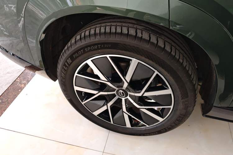 Used GAC Trumpchi Xiangwang S7 2025 180km Ultra All-Wheel Drive LiDAR Edition Right Rear Wheel Hub
