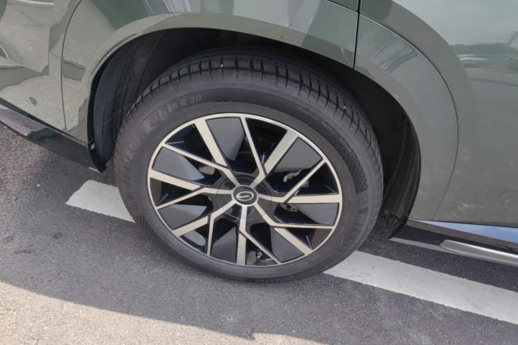 Used GAC Trumpchi Xiangwang S7 2025 180km Ultra All-Wheel Drive LiDAR Edition Right Rear Wheel Hub