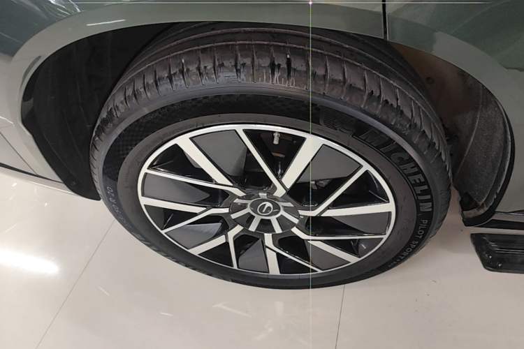 Used GAC Trumpchi Xiangwang S7 2025 180km Ultra All-Wheel Drive LiDAR Edition Right Rear Wheel Hub