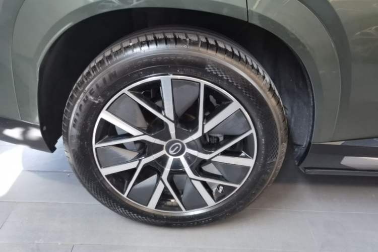 Used GAC Trumpchi Xiangwang S7 2025 180km Ultra All-Wheel Drive LiDAR Edition Right Rear Wheel Hub