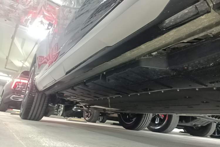 Used GAC Trumpchi Xiangwang S7 2025 205 km Max LiDAR Version Right Side Sill