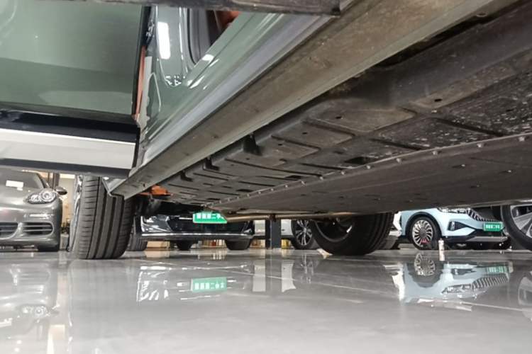 Used GAC Trumpchi Xiangwang S7 2025 180km Ultra All-Wheel Drive LiDAR Edition Right Side Sill