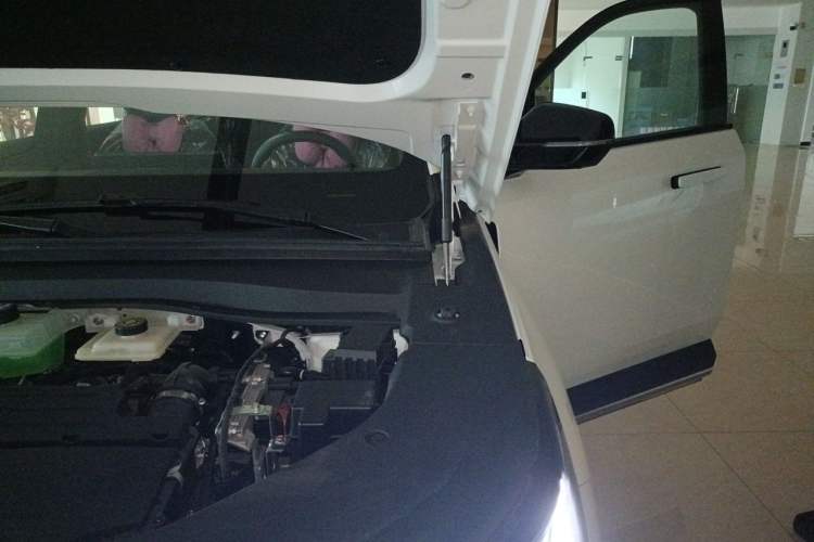 Used GAC Trumpchi Xiangwang S7 2025 Model 205km Pro+ Edition Engine Bay Left