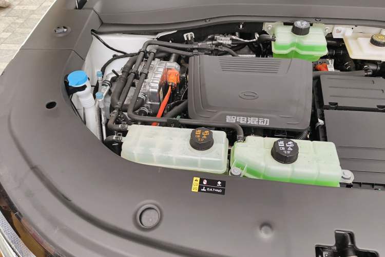 Used GAC Trumpchi Xiangwang S7 2025 180km Ultra All-Wheel Drive LiDAR Edition Engine Bay Right
