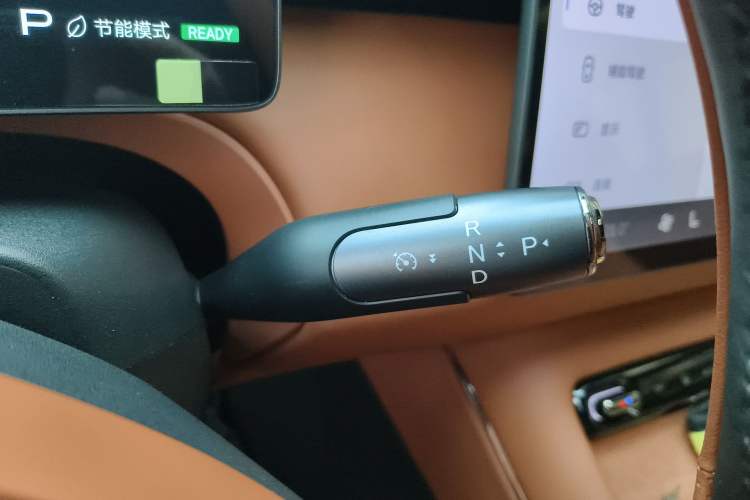 Used GAC Trumpchi Xiangwang S7 2025 180km Ultra All-Wheel Drive LiDAR Edition Gear Lever
