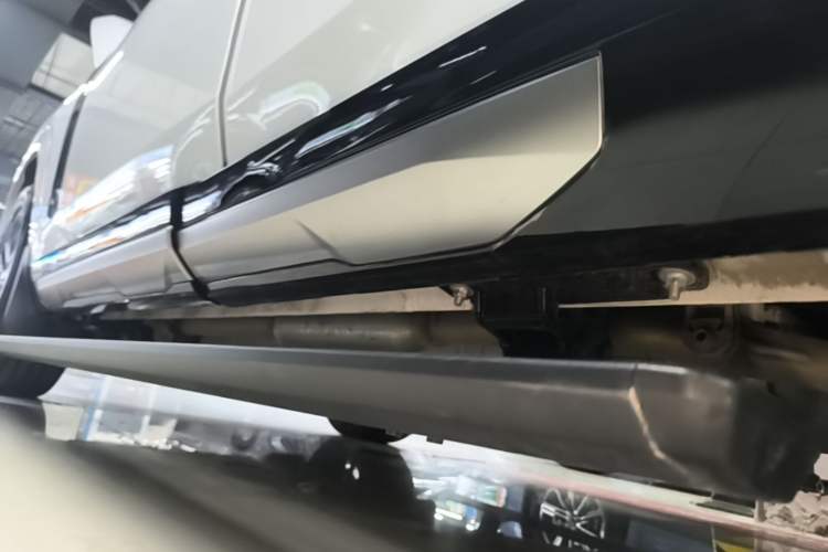 Used GAC Trumpchi Xiangwang S7 2025 205 km Max Version Left Side Sill