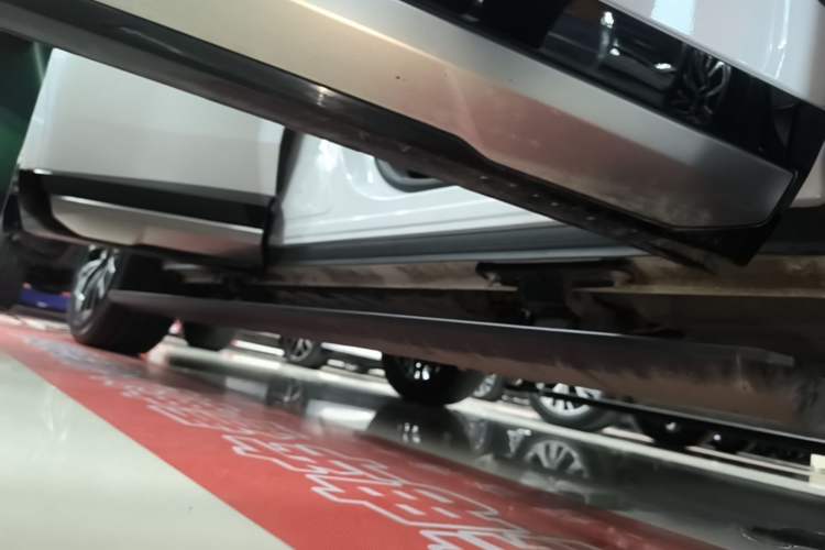 Used GAC Trumpchi Xiangwang S7 2025 205 km Max Version Right Side Sill
