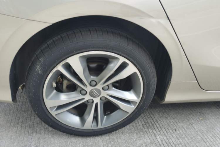 Used Geely Auto Binray 2018 14T CVT Binyi Edition Right Rear Wheel Hub