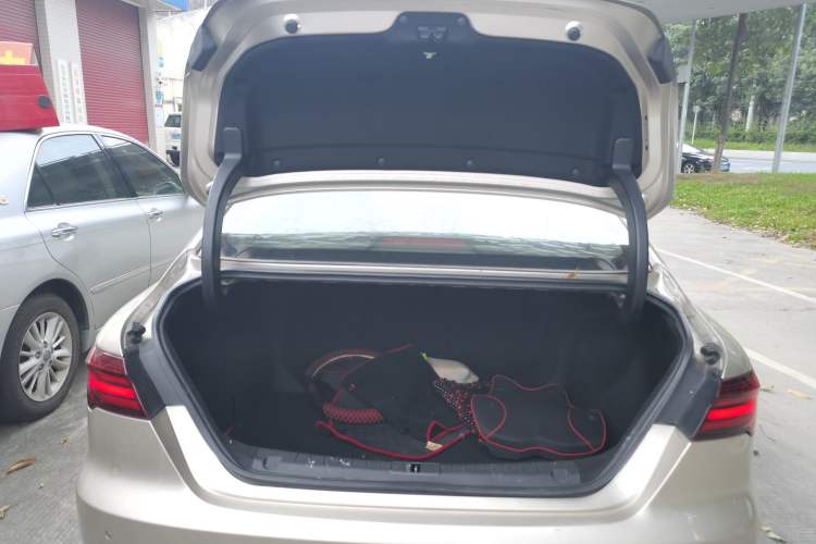Used Geely Auto Binray 2018 14T CVT Binyi Edition Trunk