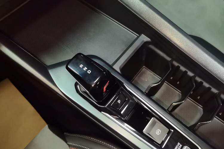 Used Geely Auto Binray 2022 Binrui COOL 1.5T DCT Electric Edition Gear Lever