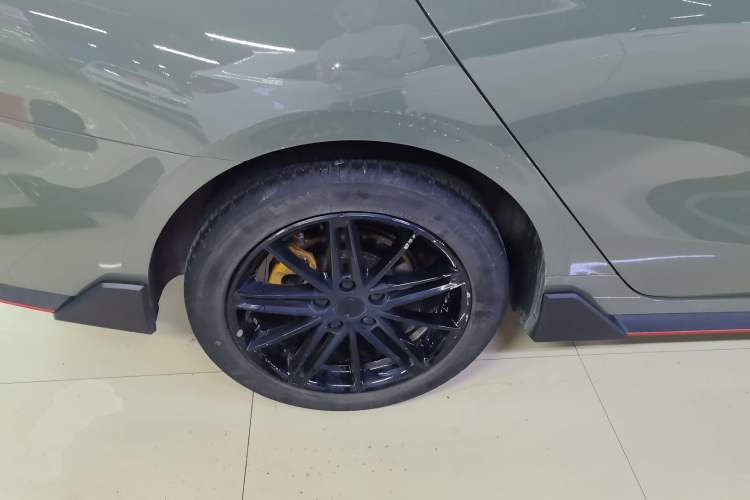 Used Geely Auto Binray 2022 Binrui COOL 1.5T DCT Electric Edition Right Rear Wheel Hub