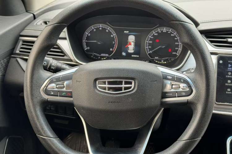 Used Geely Auto Binray 2019 200T Manual Binchi Edition Interior 3