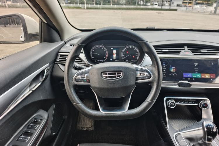 Used Geely Auto Binray 2019 200T Manual Binchi Edition Interior 4