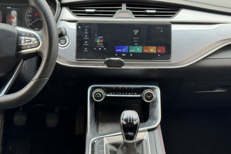 Used Geely Auto Binray 2019 200T Manual Binchi Edition Interior 5