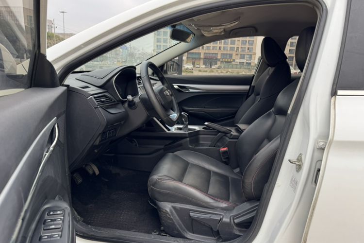 Used Geely Auto Binray 2019 200T Manual Binchi Edition Interior 6