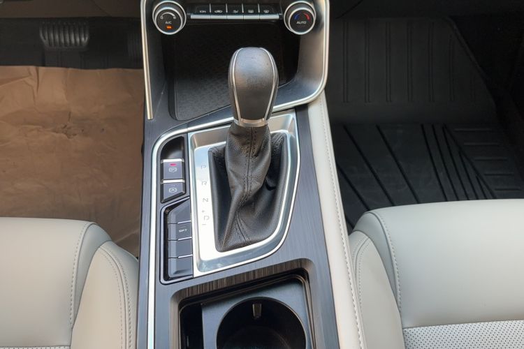 Used Geely Auto Binray 2018 14T CVT Binyi Edition Gear Lever