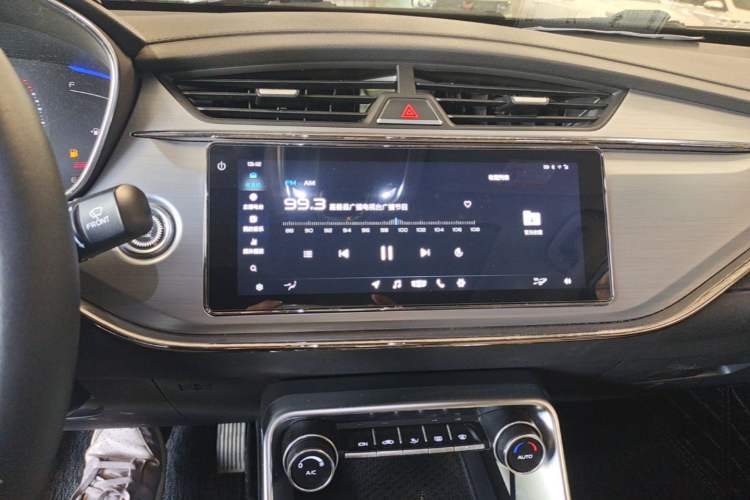 Used Geely Auto Binray 2018 14T CVT Binyi Edition Audio And AC Panel