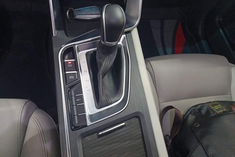 Used Geely Auto Binray 2018 14T CVT Binyi Edition Gear Lever