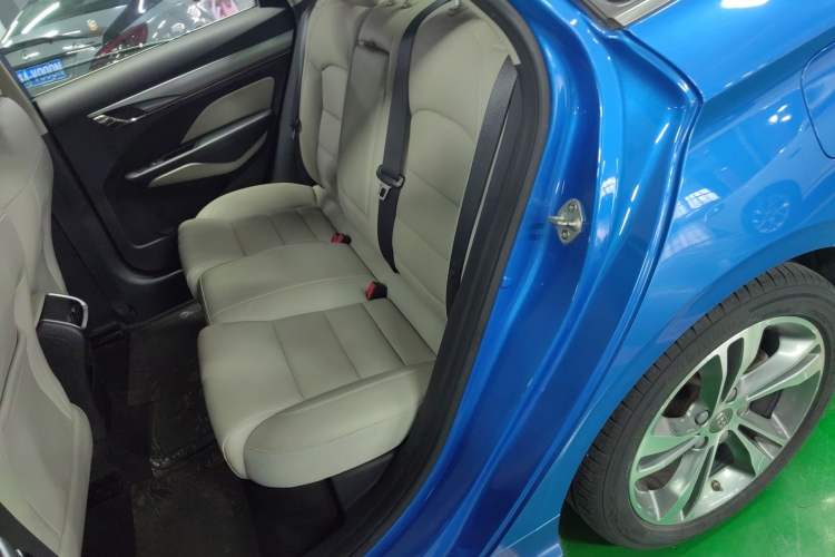 Used Geely Auto Binray 2018 14T CVT Binyi Edition Interior 4