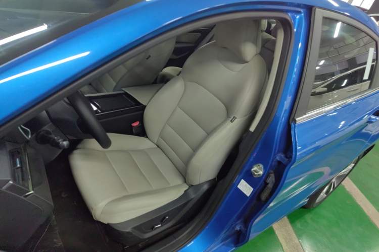 Used Geely Auto Binray 2018 14T CVT Binyi Edition Left Front Seat