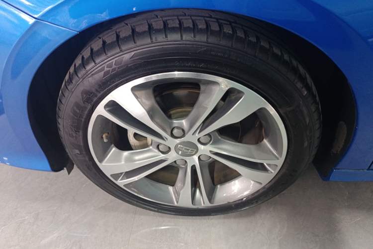 Used Geely Auto Binray 2018 14T CVT Binyi Edition Left Front Wheel Hub