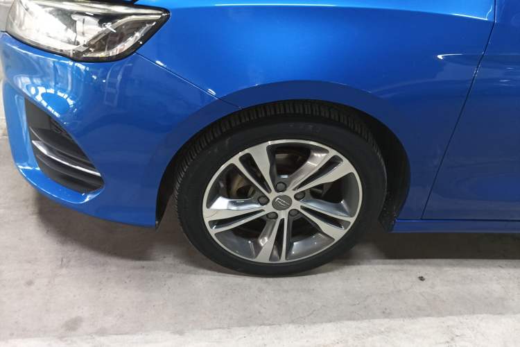 Used Geely Auto Binray 2018 14T CVT Binyi Edition Left Front Wheel Hub